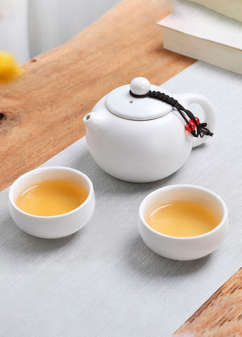 Компактний дорожній чайний набір: чайничок, 2 піали White UFT TSET6 (316385900)