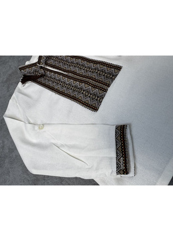 Біла лляна вишиванка для хлопчика з коричневим орнаментом візерунок геометричний льон (349454604)