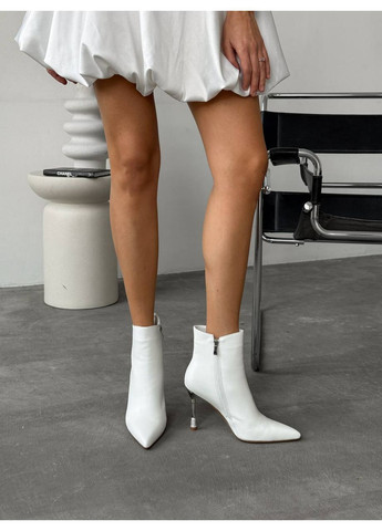 Білі демісезонна стильні жіночі ботильйони No Brand