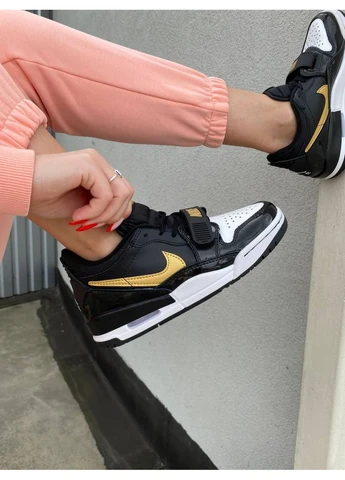 Черные летние кроссовки nike air jordan legacy 312 low black gold найк аир джордан No Brand