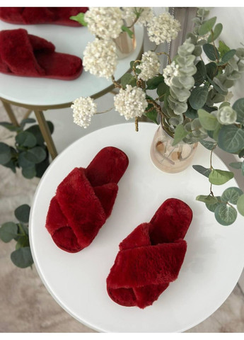 Бордовые женские меховые тапки бордовые с перекрестком / домашние тапочки бордового цвета из мягкого искусственного меха / уютные женские тапочки No Brand