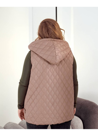 Стьобана жіноча жилетка бежевого кольору 34461 Fashion (360506845)