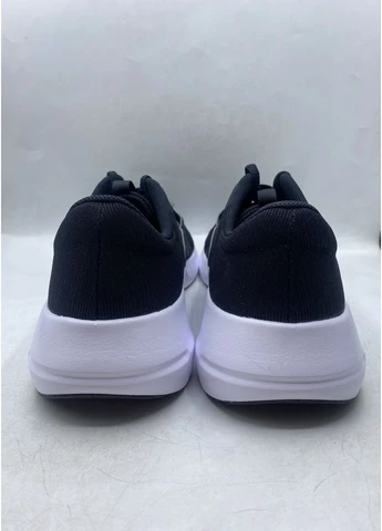 Чорно-білі чоловічі кросівки in-season tr 13 Nike