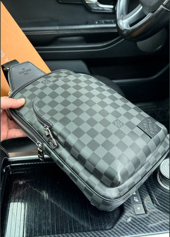 Чоловіча нагрудна сумка Louis Vuitton чорна No Brand (307821623)
