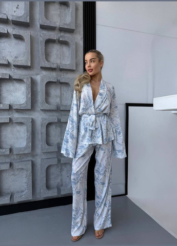 Легкий льняной костюм с нежным принтом No Brand Р4936-490 (347176249)