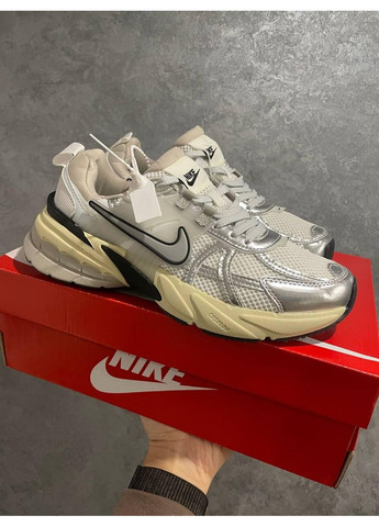 КРОСІВКИ ЖІНОЧІ NIKE V2K RUNTEKK SUMMIT WHITE METALLIC SILVER НАЙК В2К РАНТЕКК No Brand бежеві демісезони (368855763)