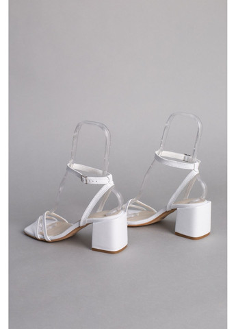 Белые кожаные женские босоножки (9401-1) VZUTIK