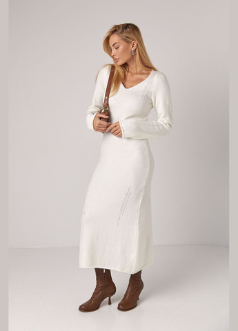 Молочное длинное вязаное платье с v-образной горловиной Lurex