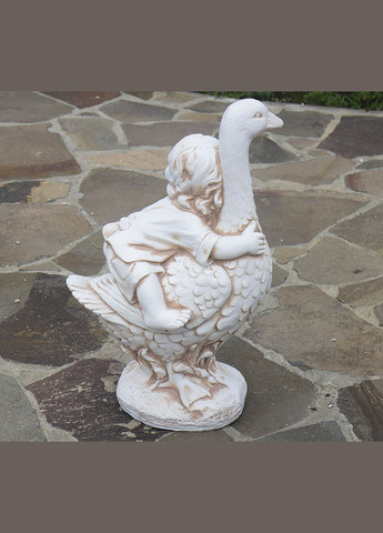 Садова фігура Хлопчик на гусі 38х29х60 см (ССП12003 Крем) Гранд Презент (284419144)