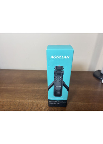 Беспроводной штатив-рукоятка AODELAN Tripod Grib с дистанционным управлением для видеоблогов No Brand (351372186)