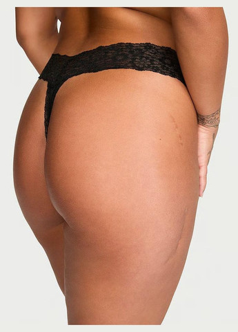 Трусики-стрінги жіночі мереживні Lace Thong Panty чорні Victoria's Secret (349443640)