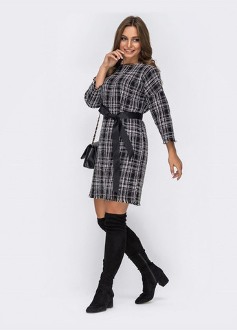 Чорна кежуал сукня в клітинку з бахромою знизу і на рукавах Dressa в клітинку