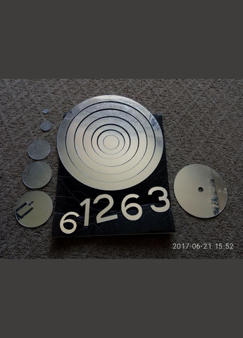 Годинник настінний дзеркальний Кола срібні 13шт Б230-13 No Brand (302243124)