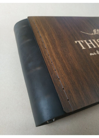 Сімейний альбом для фото із дерева з гравіруванням THIS IS US, 21х33,5 см, FILWOOD. No Brand (362193138)