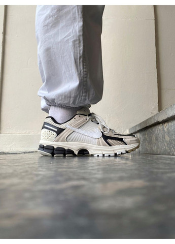 Черные демисезонные кроссовки мужские nike zoom vomero 5 beige white black найк аир зум вомеро 5 No Brand