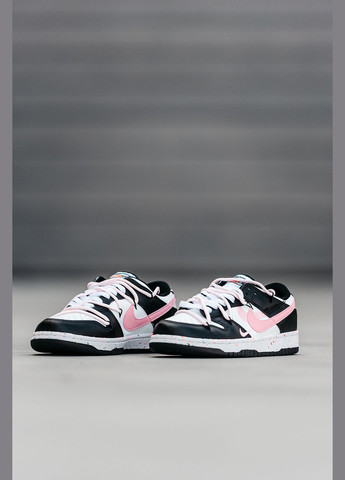 Чорно-білі осінні кросівки жіночі Nike SB Dunk Low
