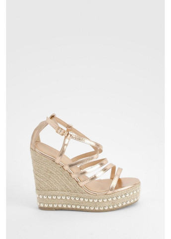 Золотые босоножки Boohoo