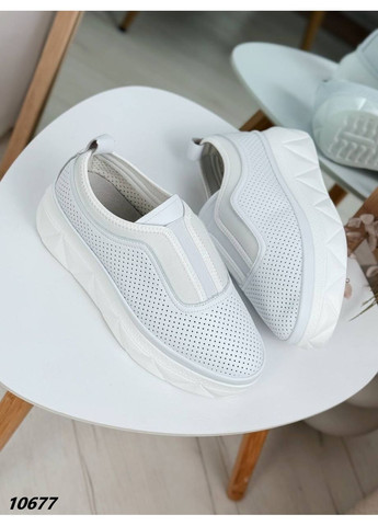 Белые мокасины Vakko