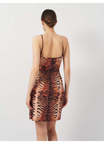 Бежевое кэжуал платье PrettyLittleThing тигровый