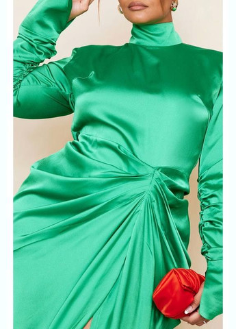 Зеленое платье атласное меди PrettyLittleThing