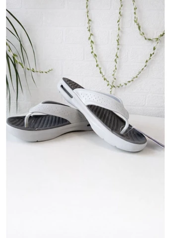 Серые мужские шлепанцы вьетнамки inmotion flip Crocs
