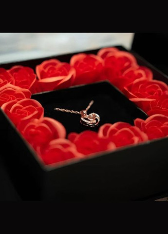 Романтичный набор: 16 красных роз и кулон с проекцией «Я тебя люблю» No Brand (316277167)