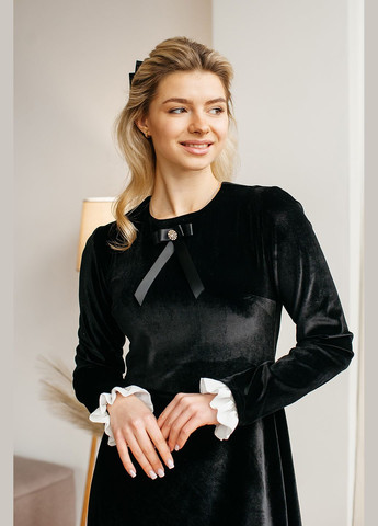 Черное праздничный женское бархатное платье «black rose» черного цвета Lana Bryk однотонное