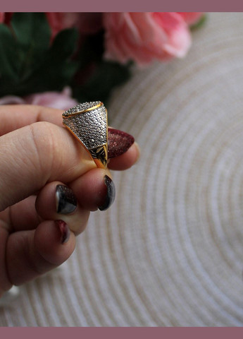 Роскошное массивное кольцо с камнями, цвет золото, размер 18 No Brand (327874989)