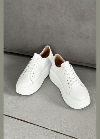 Белые демисезонные стильные и удобные кроссовки на массивной платформе из натуральной кожи InFashion Кросівки