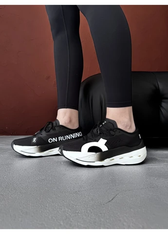 Білі кросівки чоловічі on cloudboom max white/black он білі демісезон No Brand