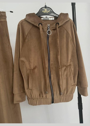 Коричневий демісезонний велюровий костюм мокко IRmAS