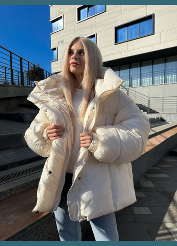 Молочна стильний пуховик Vakko