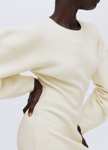 Молочное кэжуал платье H&M однотонное