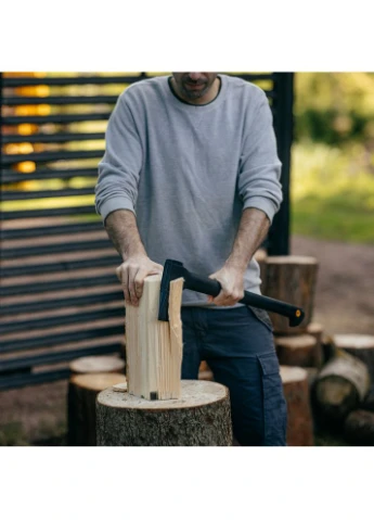 Універсальна сокира Solid A18, 71 см, 1.6 кг (1052045) Fiskars (381539514)