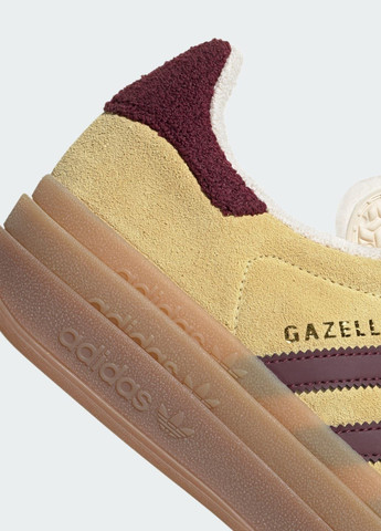 Желтые всесезонные кроссовки gazelle adidas