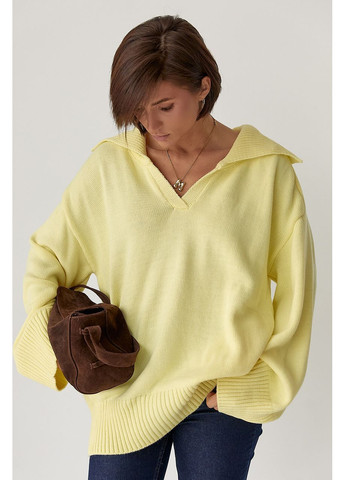 Жовтий зимовий в'язаний светр-поло вільного крою - чорний колір Lurex