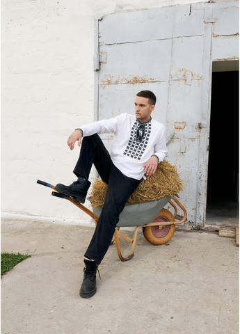 Молочная мужская льняная вышиванка несокрушимая с черным орнаментом MOTYV узор орнамент лен (360805167)