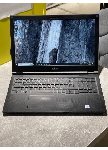 Ноутбук LifeBook E558 / 15.6" (1920x1080) IPS / Intel Core i5-7200U (2 (4) ядра по 2.5 - 3.1 GHz) / 16 GB DDR4 / 480 GB Fujitsu (398131460)