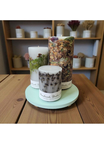 Набор больших декоративных свечей ручной работы свечи в наборе из 3 шт на подставке с хвоей, лавандой и миксом сухоцветов Handmade Studio - AV (369636965)