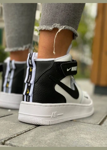 Кросівки зимові жіночі Nike Air Force 1 utiliti winter high white black fur | Найк Аір Форс 1 високі білі чорні з хутром No Brand білі зими (309006028)