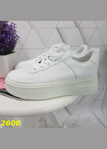 Кросівки на високій платформі білі No Brand білі (322650820)