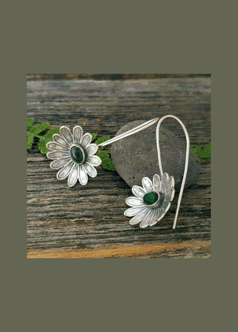 Серьги серьги в виде Цветка с зеленым фианитом 3.3 см серебристые Liresmina Jewelry (294720904)
