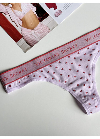 Трусики-стрінги жіночі бавовняні з логотипом Logo Cotton Thong Panty бузкові Victoria's Secret (341252182)