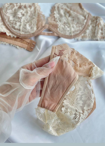 Светло-бежевый демисезонный роскошный кружевной комплект Vakko