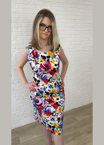 Білий повсякденний, кежуал біле бавовняне котонове літнє жіноче плаття-футляр міді з червоними квітами з рожевими квітами з синіми квітами футляр, сукня-майка No Brand з квітковим принтом