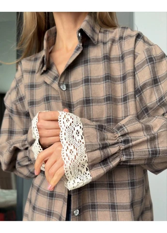 Жіноча стильна сорочка в клітинку з мереживом oversize No Brand (380970801)