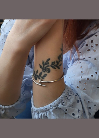 Серебряный браслет женский Гвоздь с белыми камнями 18 см серебро 925 пробы Родированное 3003р 8.85г Nobrand (363969316)