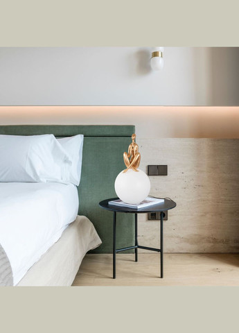 Настільна лампа/нічник з дівчиною на 30см кулі "Lady" (999-006 GD) No Brand (370069582)