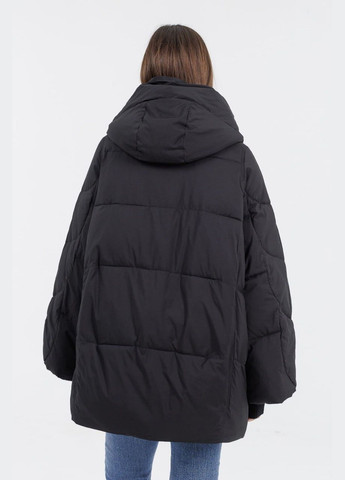 Чорна зимня куртка-зефірка Lora
