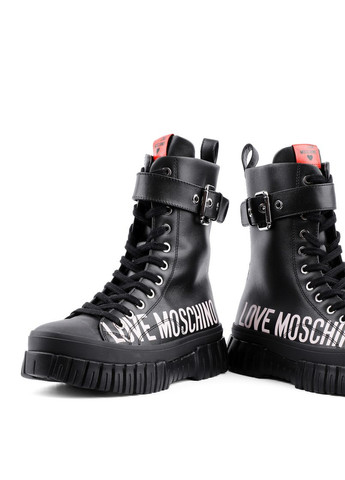 Осенние женские ботинки ja15695g1h кожа Love Moschino